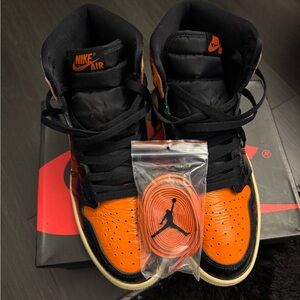Jordan Sneakers Black and Orange men’s size 9 excellent condition